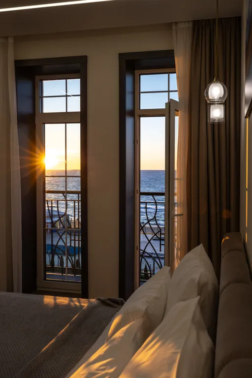 Дизайнерский апартамент с видом на море