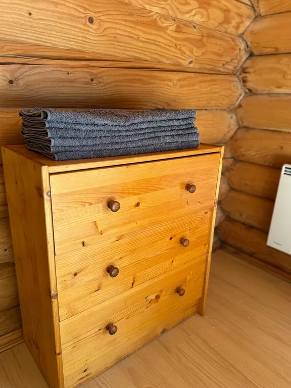 Дом из сруба у воды