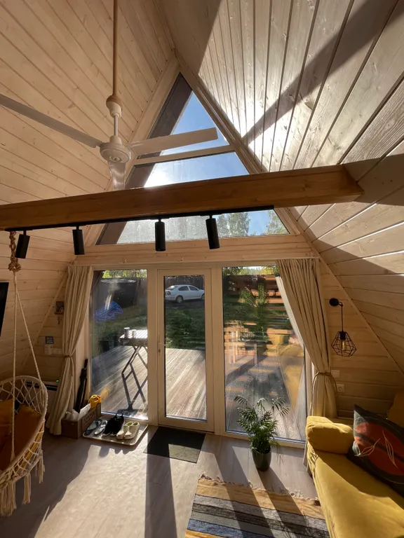 A-frame с банным чаном на берегу водоёма