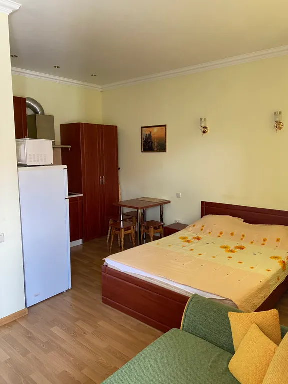 Уютная квартира студия с видом на сад — аренда посуточно в Евпатория