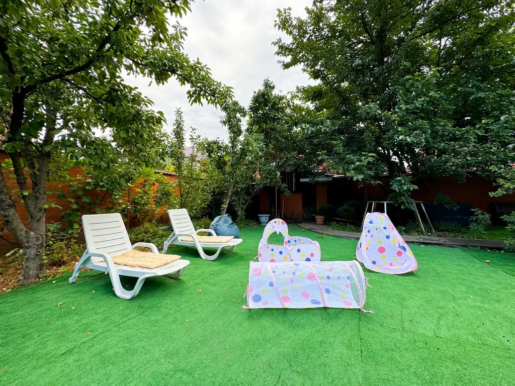 Дом с бассейном у парка Галицкого