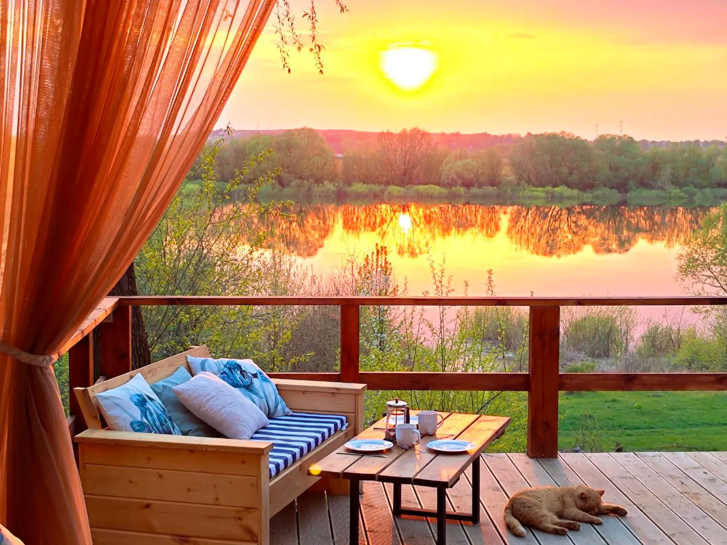 Вид с веранды на закат