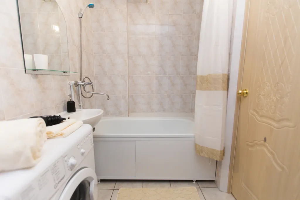 Студия на Б. Подгорной, 87 № 10 с видом на реку