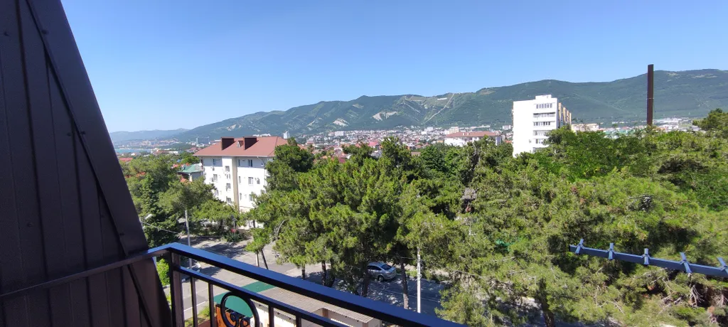 Квартира Квартира-евродвушка в центре с отдельной кухней и с видом на море и горы — Геленджик