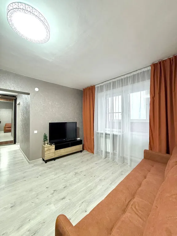 1-комнатная квартира в центре города, 13 этаж