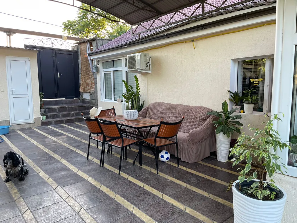 Комната на берегу моря