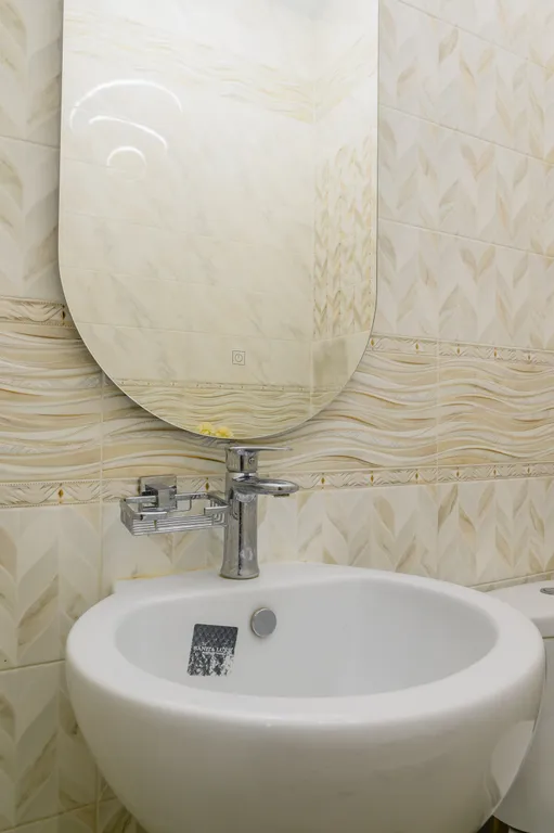 Трехкомнатная квартира с видом на горы в центре города