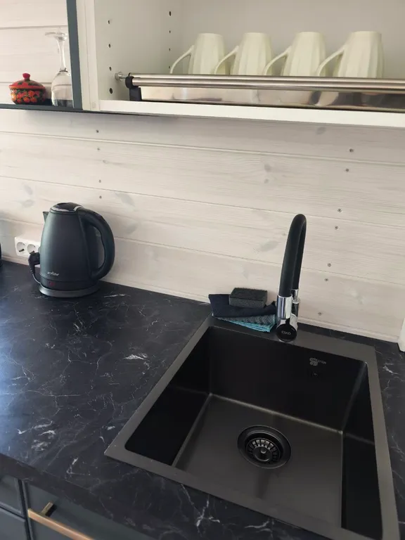 Новый деревянный современный дом в 2 минутах от моря