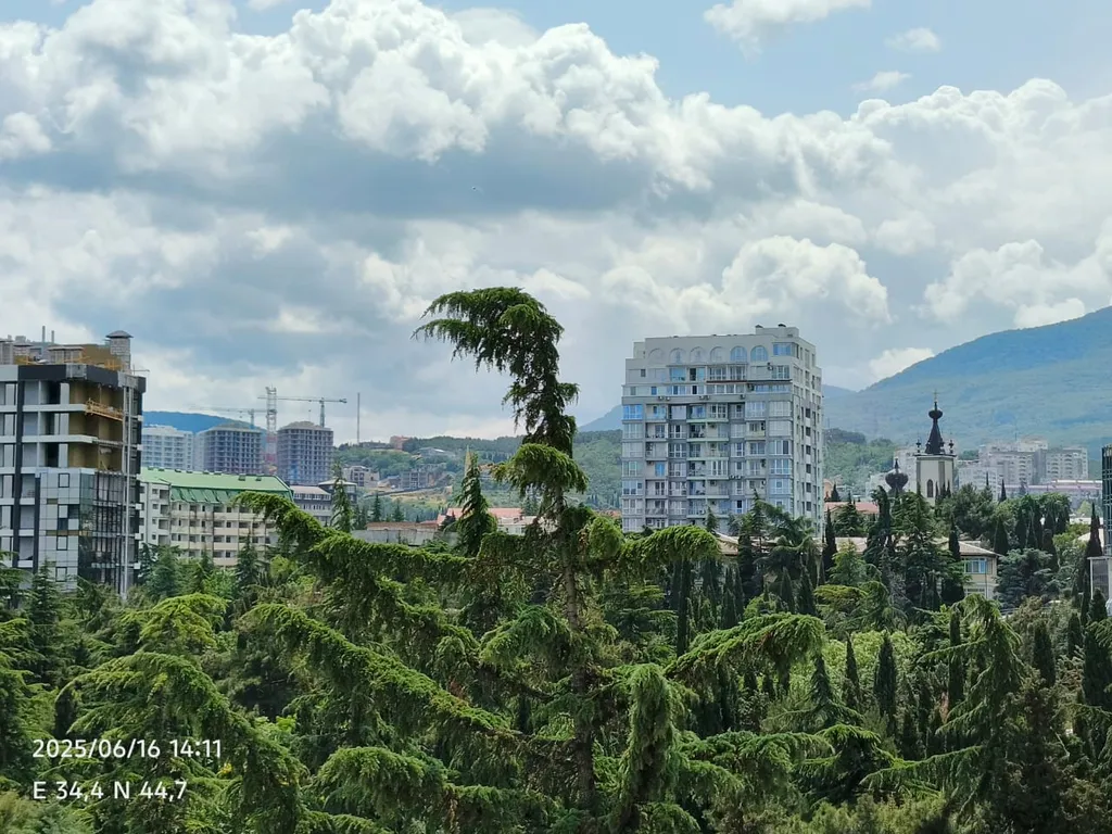 Квартира с видом на горы и море