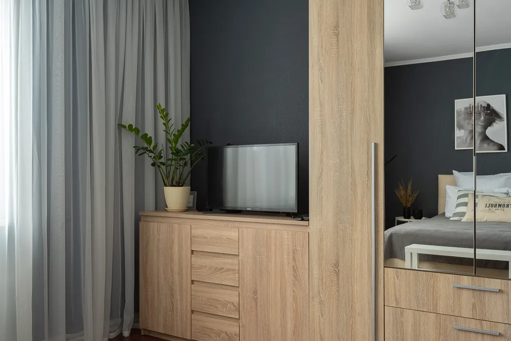 Таун-хаус в современном районе частной застройки