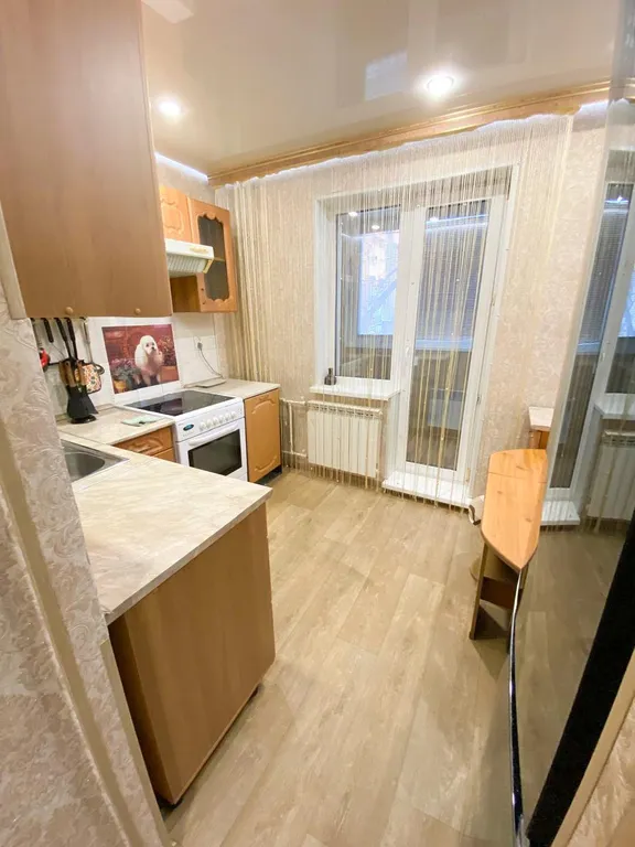 Шикарная теплая квартира с просторной лоджией в черте центра города. — аренда посуточно в Уссурийск