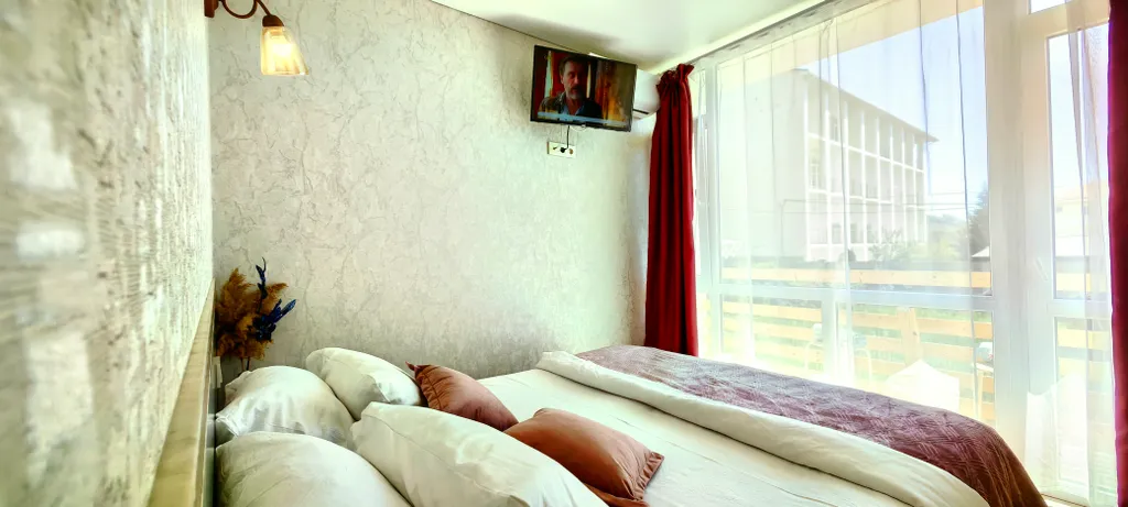 Квартира Двухкомнатные апарты с изолированными комнатами/кухня/стиралка/балконы — Судак