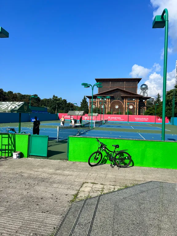 Уютная студия в центре города с видом на море