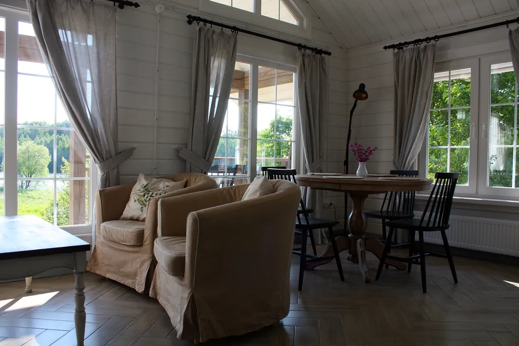 Дом с сауной на берегу реки