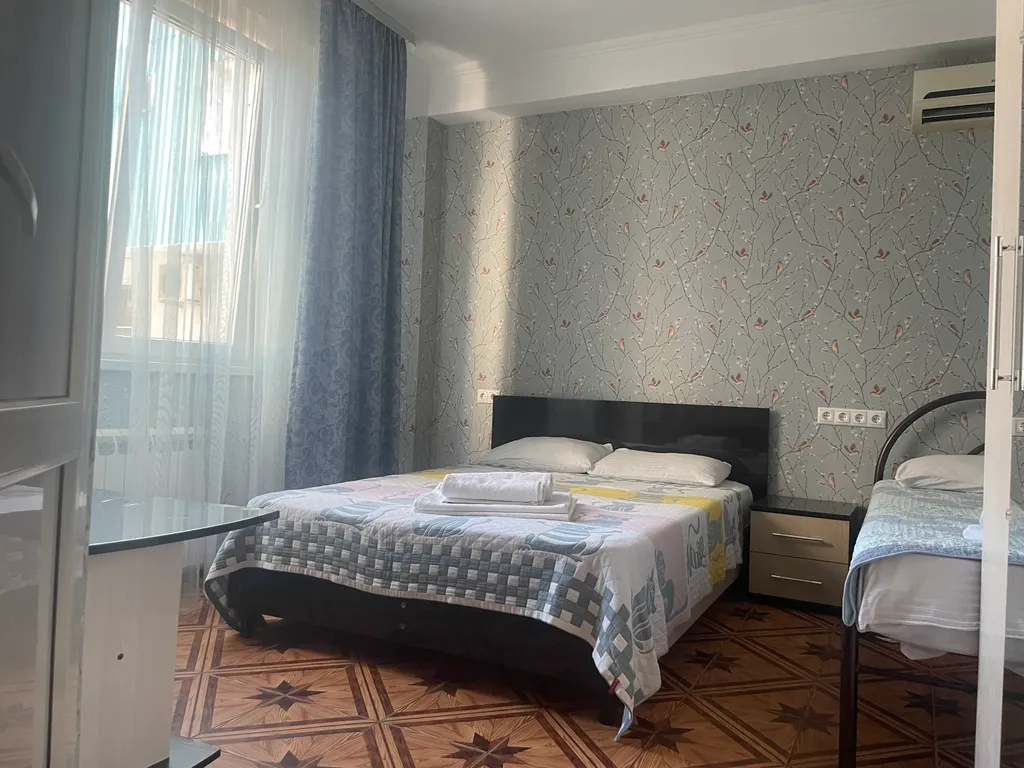 Квартира Квартира Трёхместный номер с бассейном в 3 минутах от моря. — Адлер