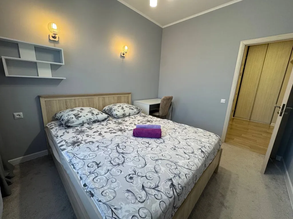 Новая однокомнатная квартира 1+ возле ТР "Аура" — аренда посуточно в Сургут