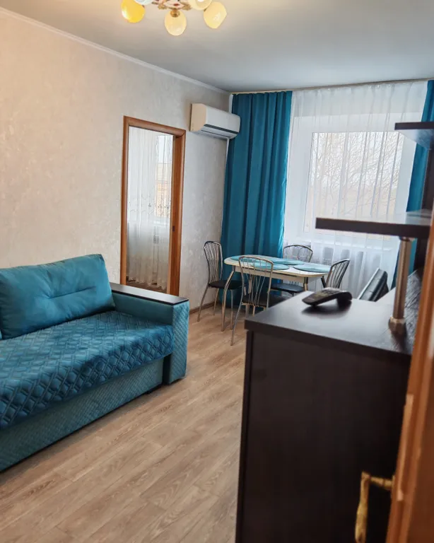 Двухкомнатная квартира с удобным расположением 5 минут до моря