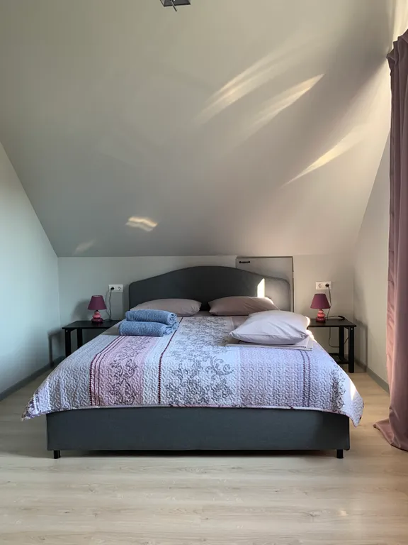 Коттедж Коттедж Уютное жильё на мансардном этаже в центральном районе города — Сочи