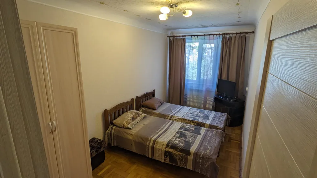 Трёхкомнатная квартира с двумя раздельными спальнями и залом