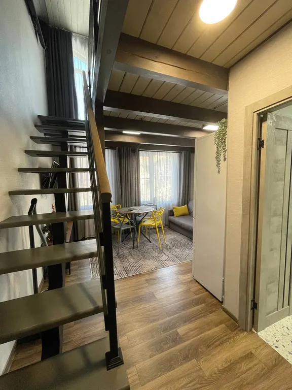 Стильная двухуровневая квартира