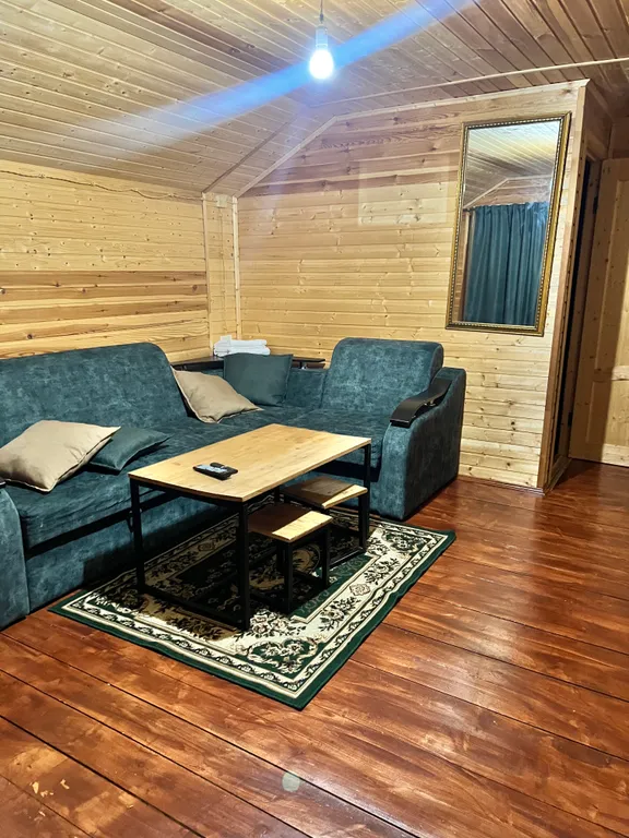 Домик на берегу реки