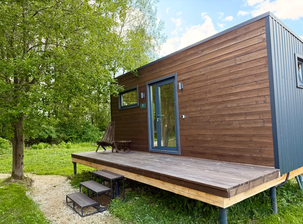 Домик с видом на лес