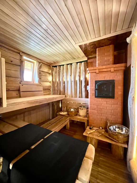 Загородный треугольный дом, с баней и чаном