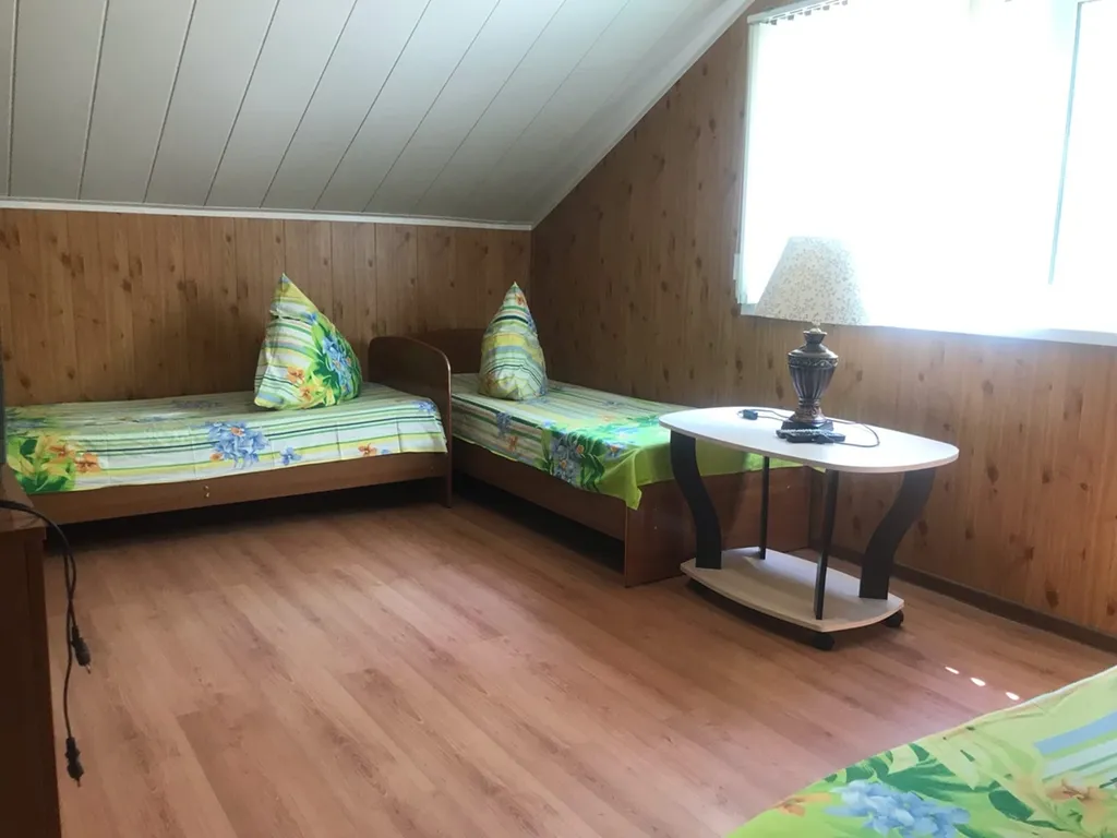 Коттедж Отдельный дом в тени абрикос и винограда — Ейск