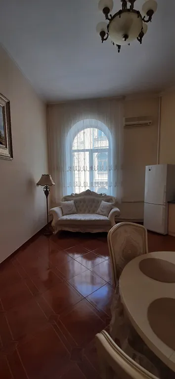 Двухкомнатная квартира в историческом центре набережной Ялты