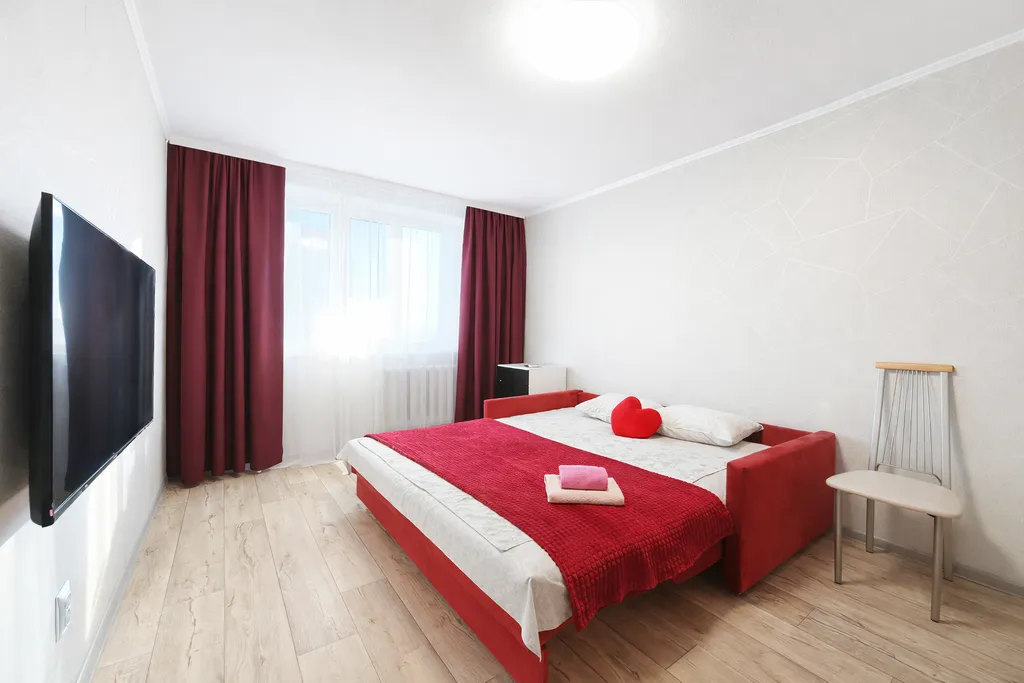 Светлая, уютная квартира в самом центре Ноябрьска — аренда посуточно в Ноябрьск