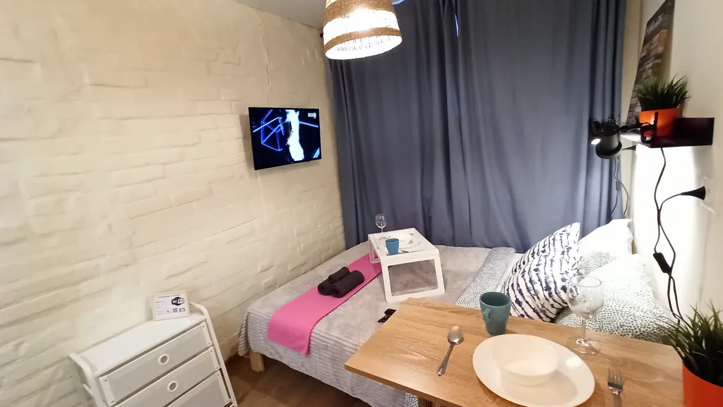 Светлая уютная студия для семейной пары около ЖД Вокзала