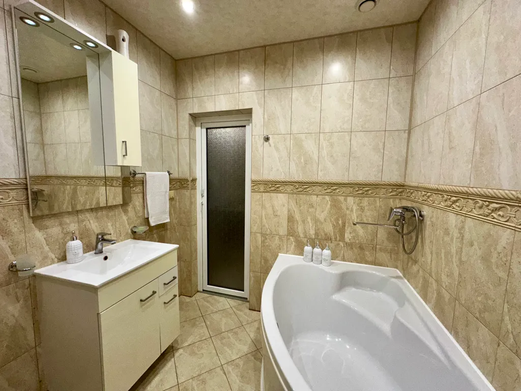 Дом-усадьба с видом на море с баней и беседкой