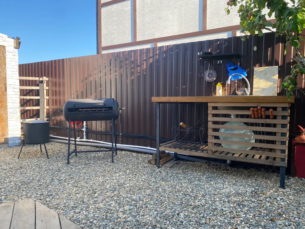 Коттедж Уютные гостевые домики Деревенька — Кучугуры