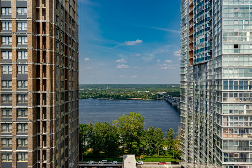 Яркая квартира на набережной