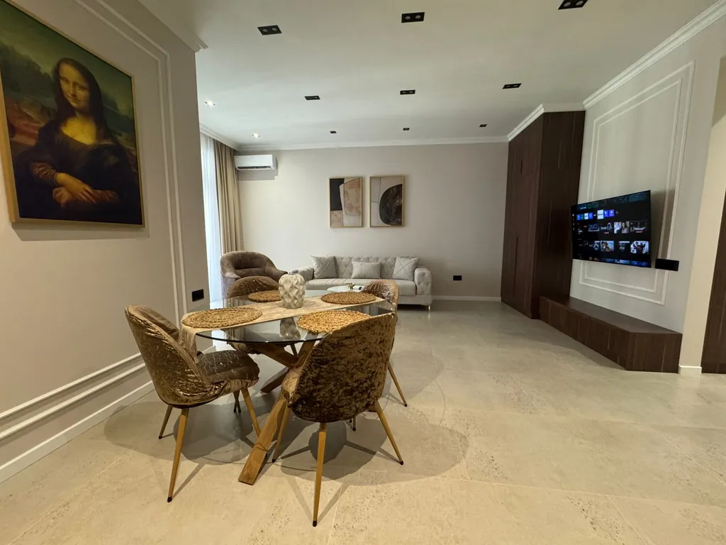 Monna Lisa Apartment on 28 may