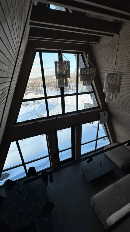 Уютный дом у подножья горы Белая