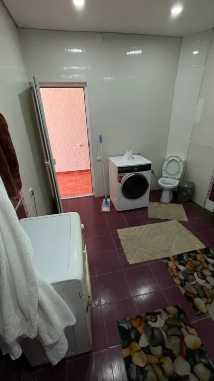 Коттедж Дом в лесу с баней и бассейном — Веселое