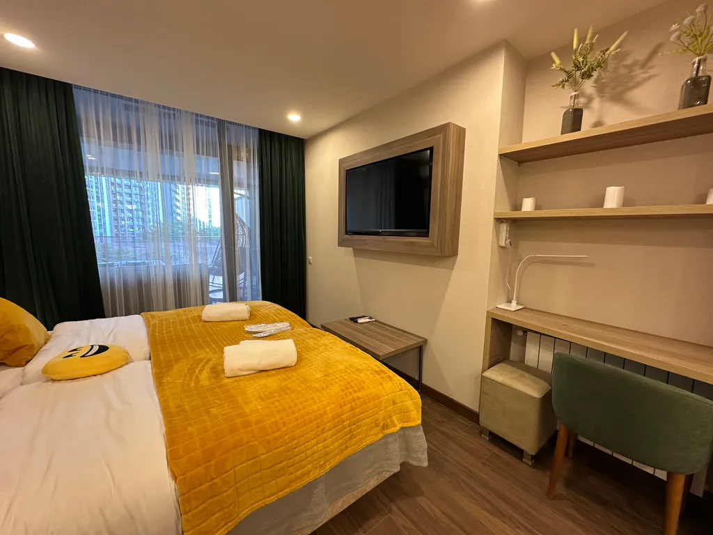 Апартамент с джакузи и большой верандой у моря