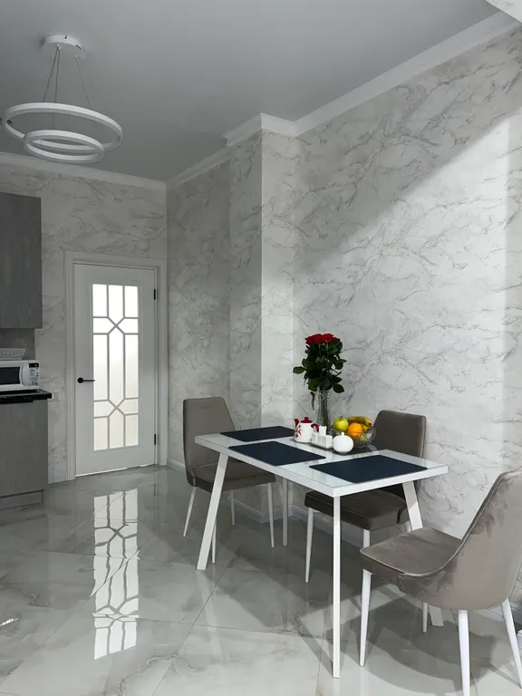 Уютная квартира в центре города с видом на горы