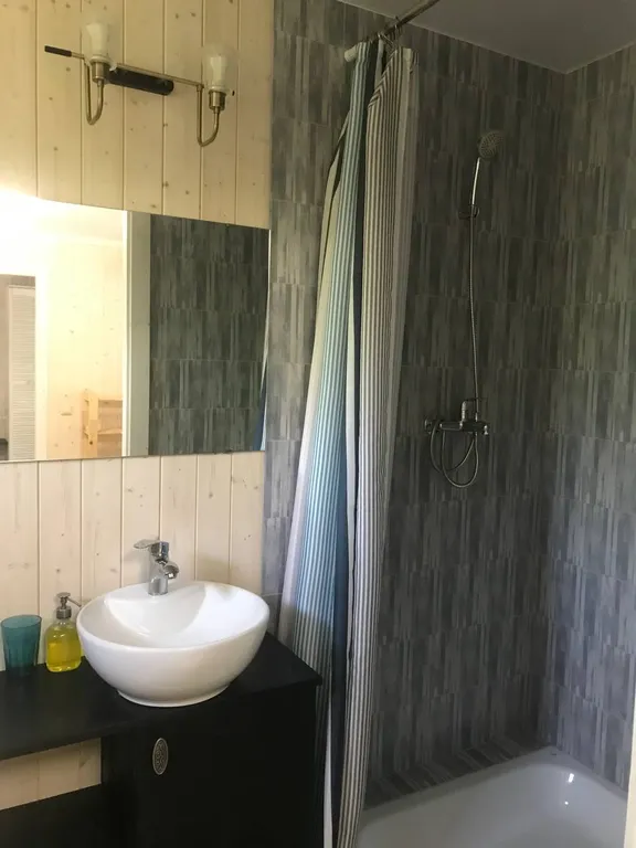 Домик и дворик Персиковая поляна