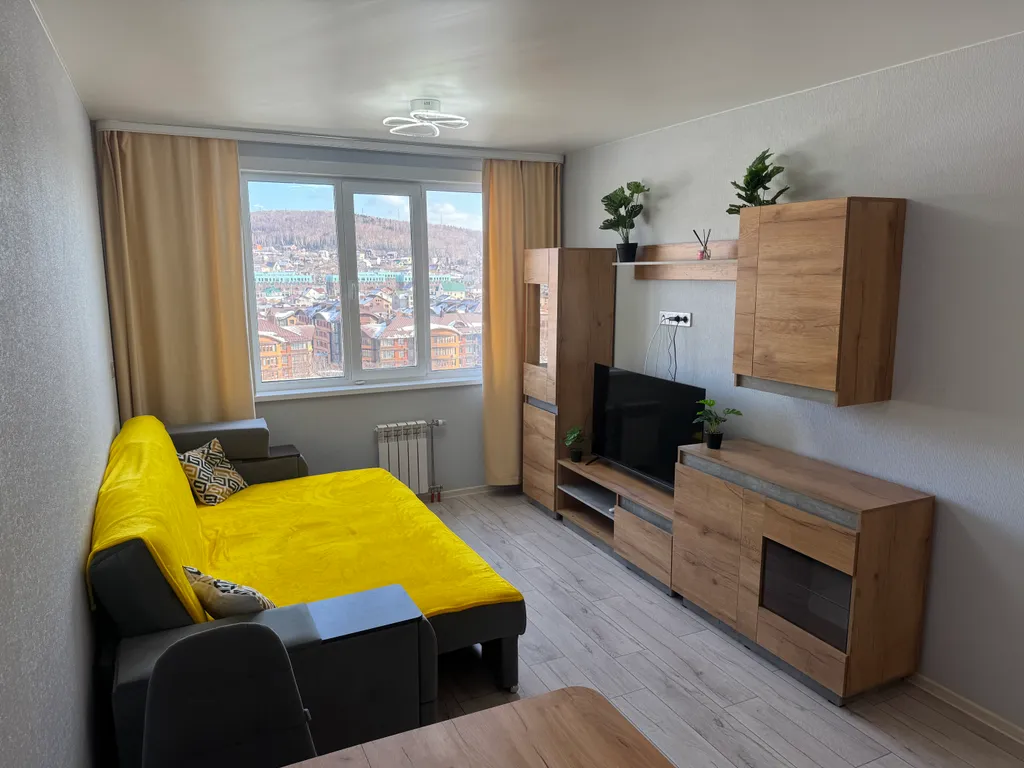 Квартира у Сити-молла с видом на рассвет и горы