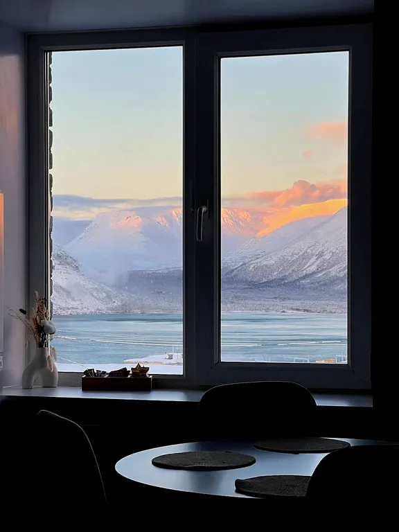 Уютная квартира с видом на горы и озеро