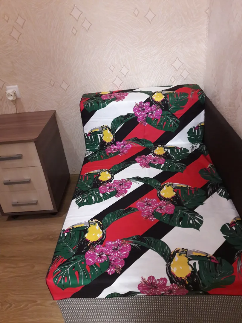 Кроватка в спальне