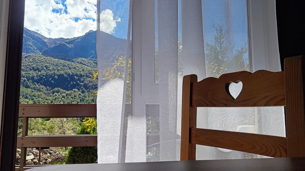 Апартамент в стиле Рустик с просторной спальней