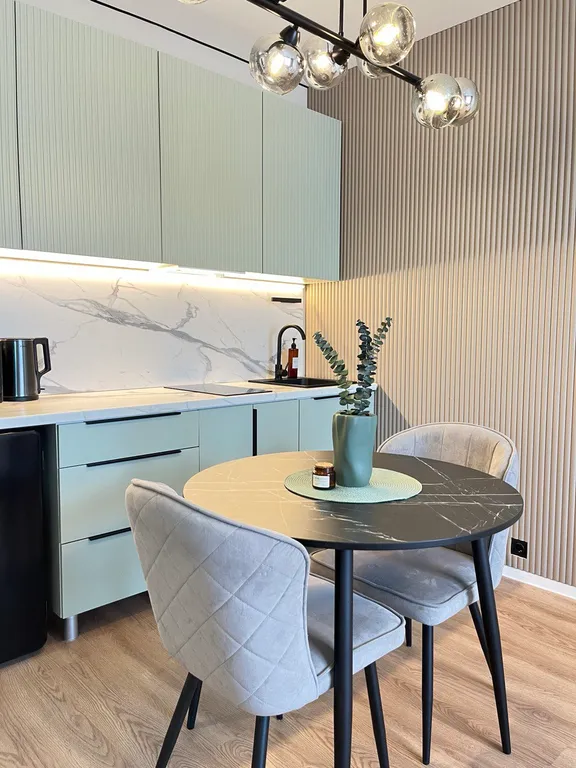 Апартамент с современным дизайном и изолированной спальней. 40м2