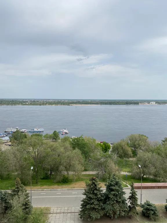 Новый высотный дом рядом с домом Павлова