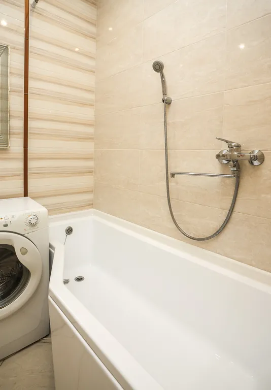 Светлая двухкомнатная квартира в тихом зелёном районе