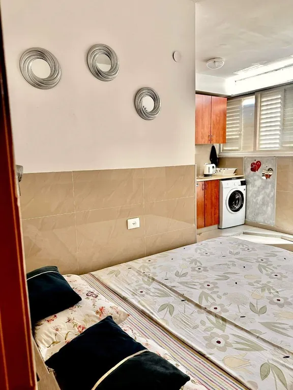 Небольшая новая студия в бат яме 150 мет от моря, очень тихая светлая