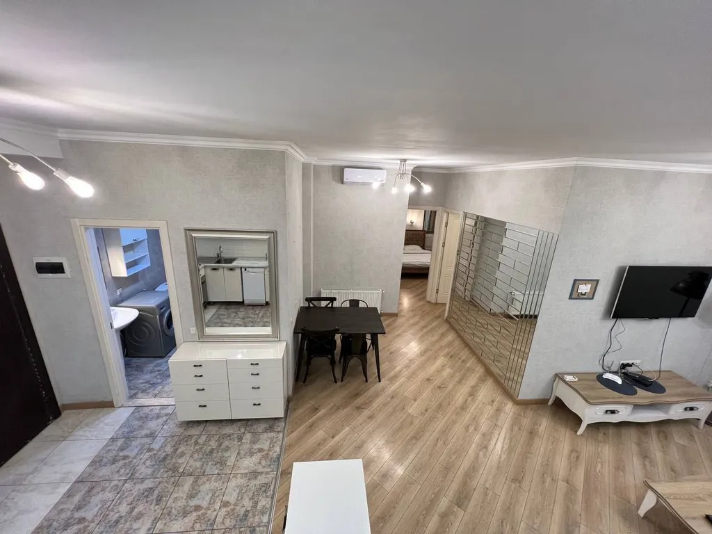 Трёхкомнатная квартира с 2 отдельными спальнями в самом центре тбилиси