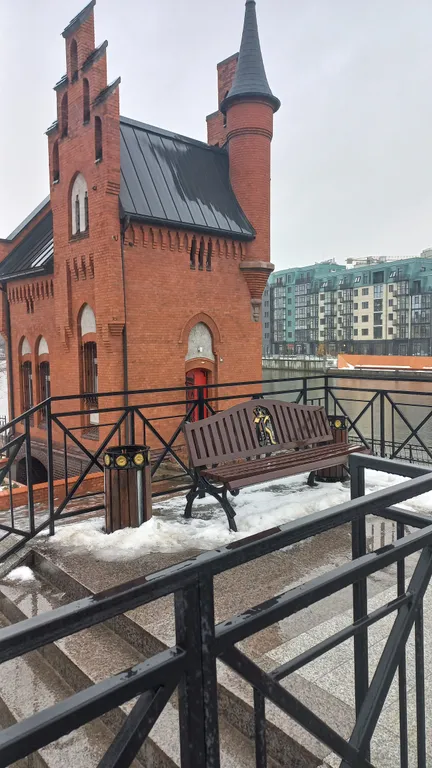 Центр города, квартира на набережной у Рыбной деревни